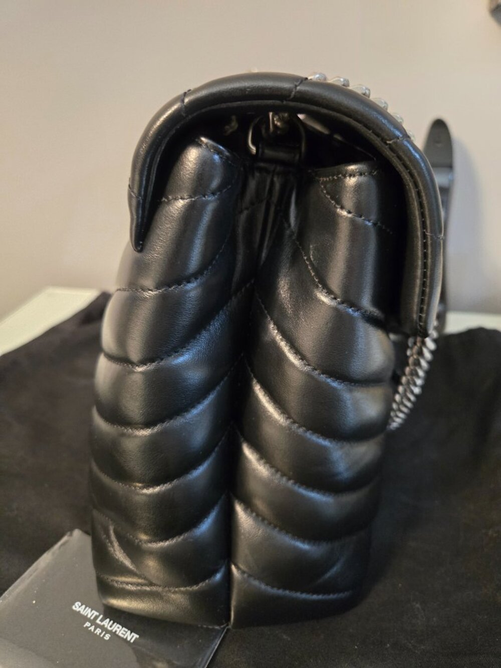 Authentic Yves Saint Laurent Medium Matelasse Leather Loulou Shoulder Bag - Picture 4 of 10